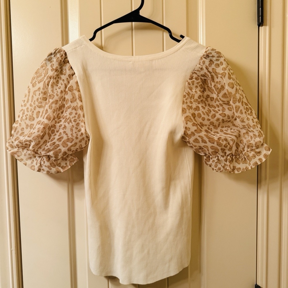 Entro Ivory Ribbed Knit Leopard Puff Sleeve V-Neck Top Animal Print M - Picture 7 of 7